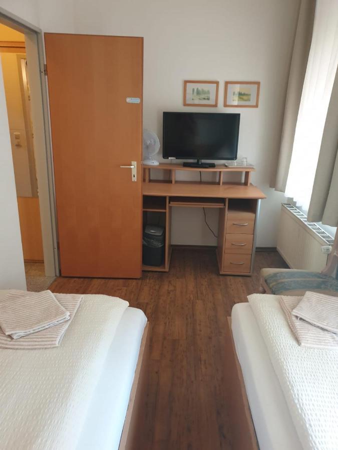Hotel Am Freihafen Дуйсбург Екстериор снимка