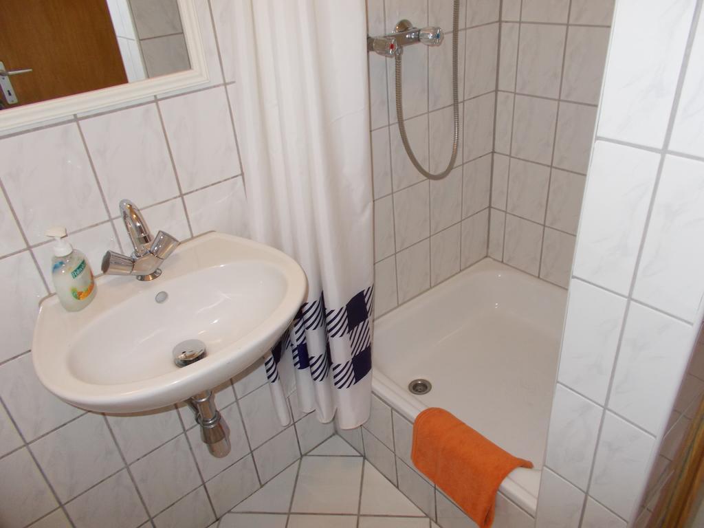 Hotel Am Freihafen Дуйсбург Екстериор снимка
